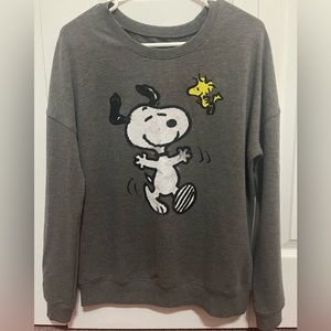 Gray Peanuts Sweatshirt size M
